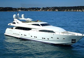 Two Kay yacht charter Custom Line Motor Yacht
                                    