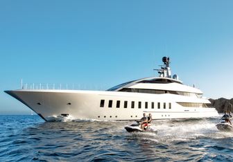Halo Yacht Charter in Ibiza