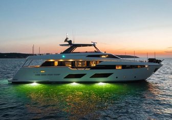 Date Night yacht charter Ferretti Yachts Motor Yacht
                                    