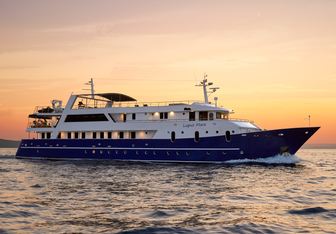 Lupus Mare yacht charter Brodosplit Motor Yacht
                                    