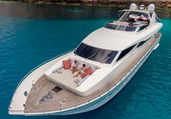 Daypa yacht charter Canados Motor Yacht
                                    