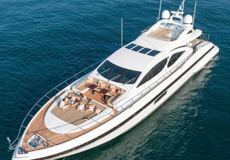 Des Amis C yacht charter Mangusta Motor Yacht