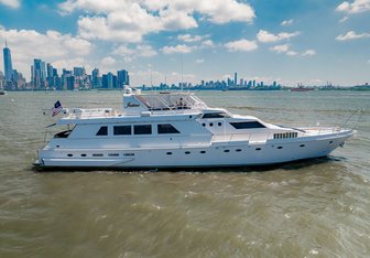 Justine Yacht Charter in North America