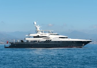 Renegade Yacht Charter in Antibes