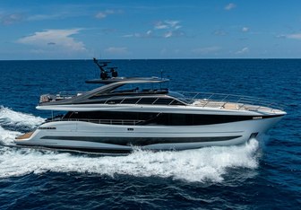 R&R yacht charter Princess Motor Yacht
                                    