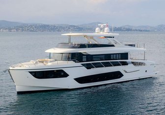 Semela Yacht Charter in Nice