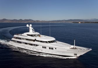 Trident Yacht Charter in East Coast Italy