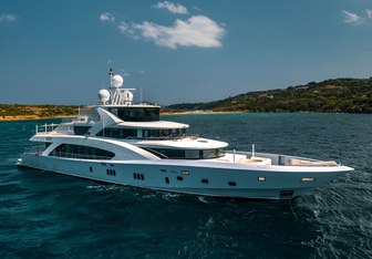 Belongers yacht charter Couach Motor Yacht
                                    