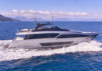 Menangio X Yacht Charter in Greece