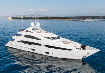 Thumper Yacht Charter in Ibiza