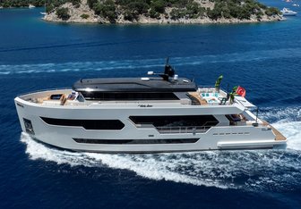 Lady Luna Yacht Charter in Antiparos
