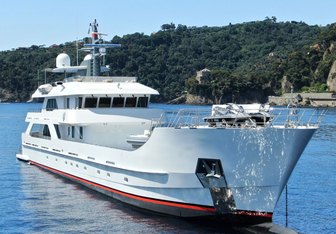 Far Far Away Yacht Charter in Corsica