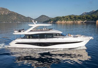 Lumi Yacht Charter in Ibiza