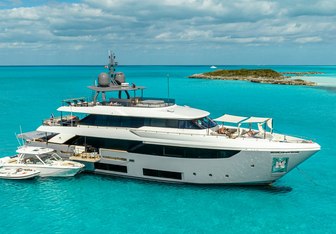 Fifi Yacht Charter in USA