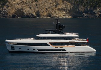Legend Yacht Charter in St Tropez