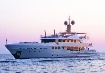 R23 Yacht Charter in Italy