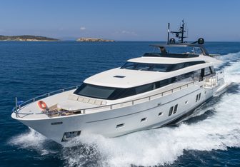 Dinaia Yacht Charter in Cyprus