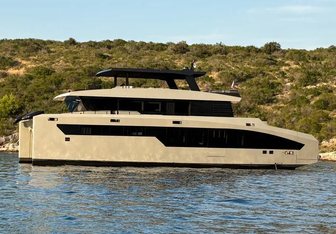 Funky Choice yacht charter Floeth Yachts Motor Yacht
                                    