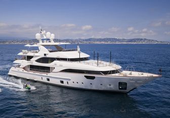 Nela Yacht Charter in Calvi