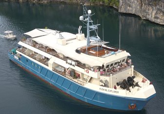 Kudanil Explorer Yacht Charter in Raja Ampat