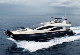 Lady B yacht charter Riva Motor Yacht