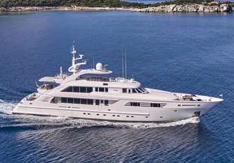 Oasis Yacht Charter in Dubai