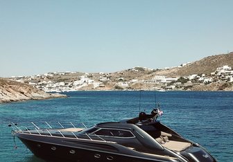 007 yacht charter Sunseeker Motor Yacht
                                    