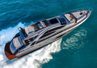 Beyond yacht charter Pershing Motor Yacht
                                    