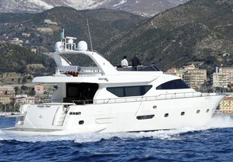 Happy Feet yacht charter Spertini Alalunga Motor Yacht
                                    