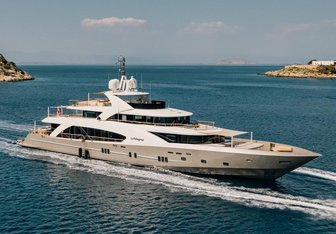 La Pellegrina yacht charter Couach Motor Yacht
                                    