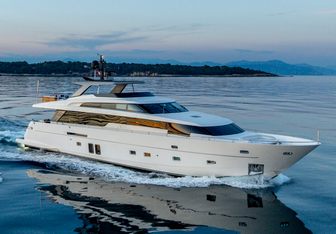 Calm Yacht Charter in Eze