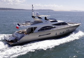 Armonee yacht charter Couach Motor Yacht
                                    
