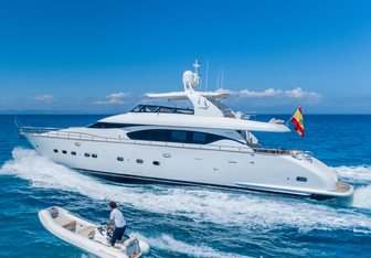 Lex yacht charter Maiora Motor Yacht