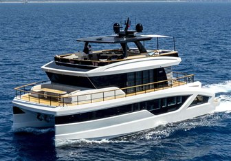 Botiguer yacht charter Lazzara Yachts Motor Yacht
                                    