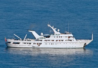Esmeralda Yacht Charter in Mediterranean