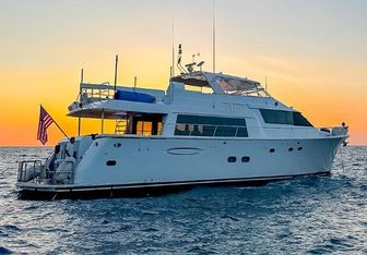 Jule yacht charter Westport Yachts Motor Yacht
                                    