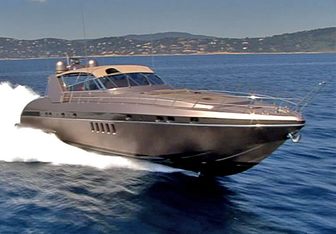 Wai yacht charter Overmarine Motor Yacht
                                    