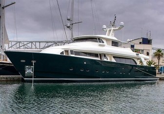 Mascotte Yacht Charter in Barcelona