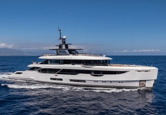 Lady Sarah yacht charter Benetti Motor Yacht