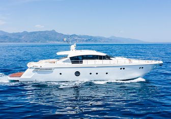 Soaris Yacht Charter in Naples