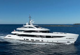 Dyna® Yacht Charter in Red Sea