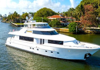 Sleepover Yacht Charter in Berry Islands