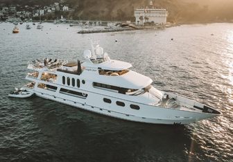 Aurora Yacht Charter in North America