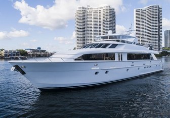 Magic yacht charter Hatteras Motor Yacht
                                    