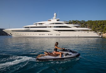 O'Ptasia charter yacht