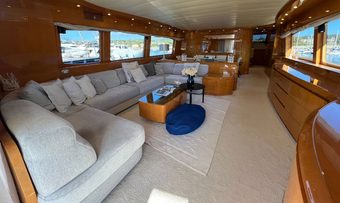 Willful yacht charter lifestyle