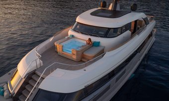AM yacht charter lifestyle