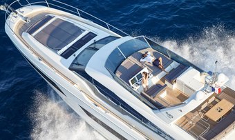 Bluem yacht charter lifestyle