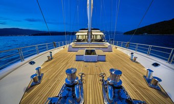 Acapella yacht charter lifestyle