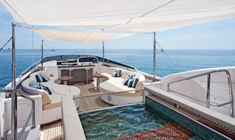 Tutto Le Marrane yacht charter lifestyle